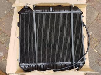 Kühler AT K.A.D.-B V8 ohne Klima AT 