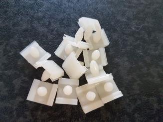 Klammer Schwellerzierleiste u.a. 